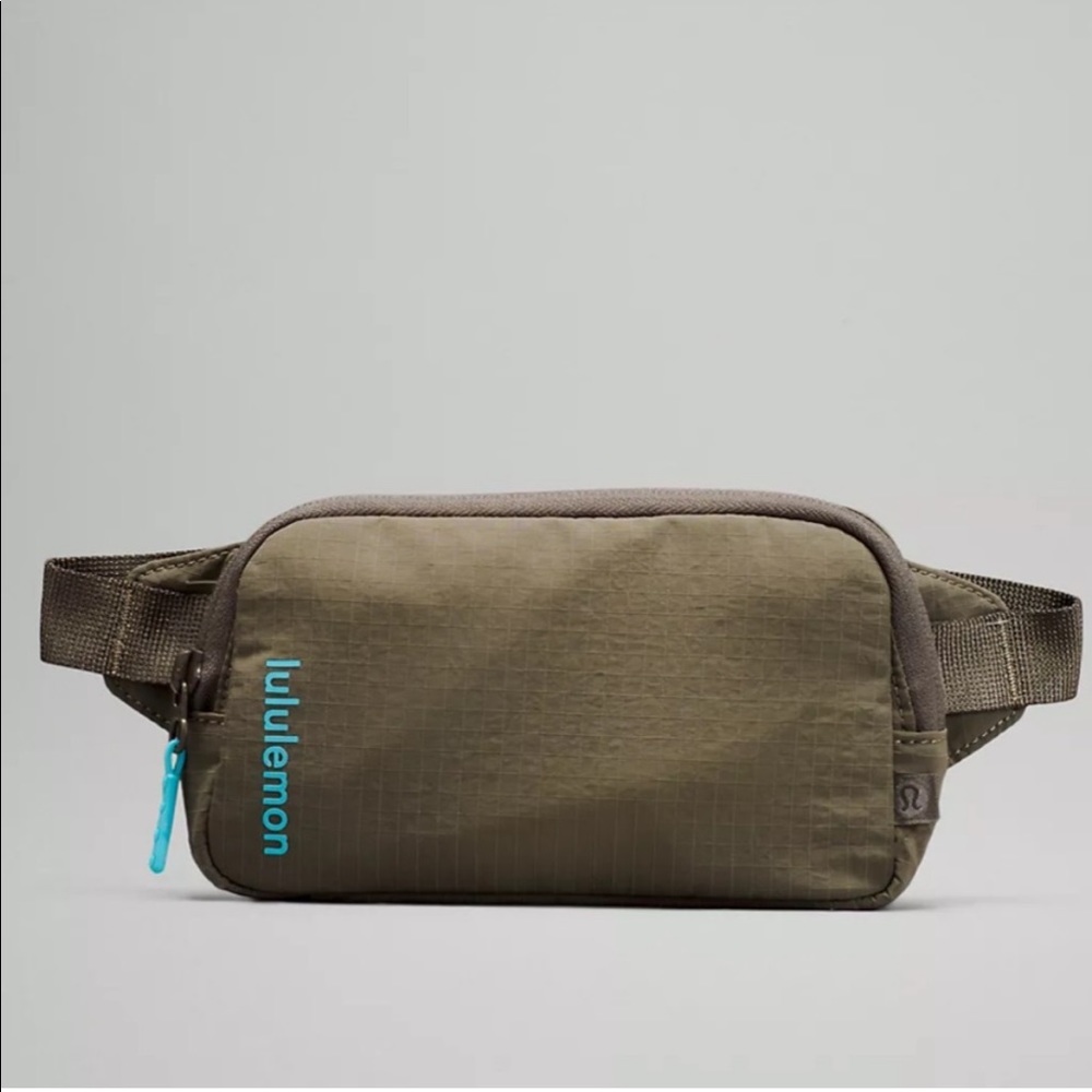 Carob Brown lululemon mini everywhere belt bag *NWT*